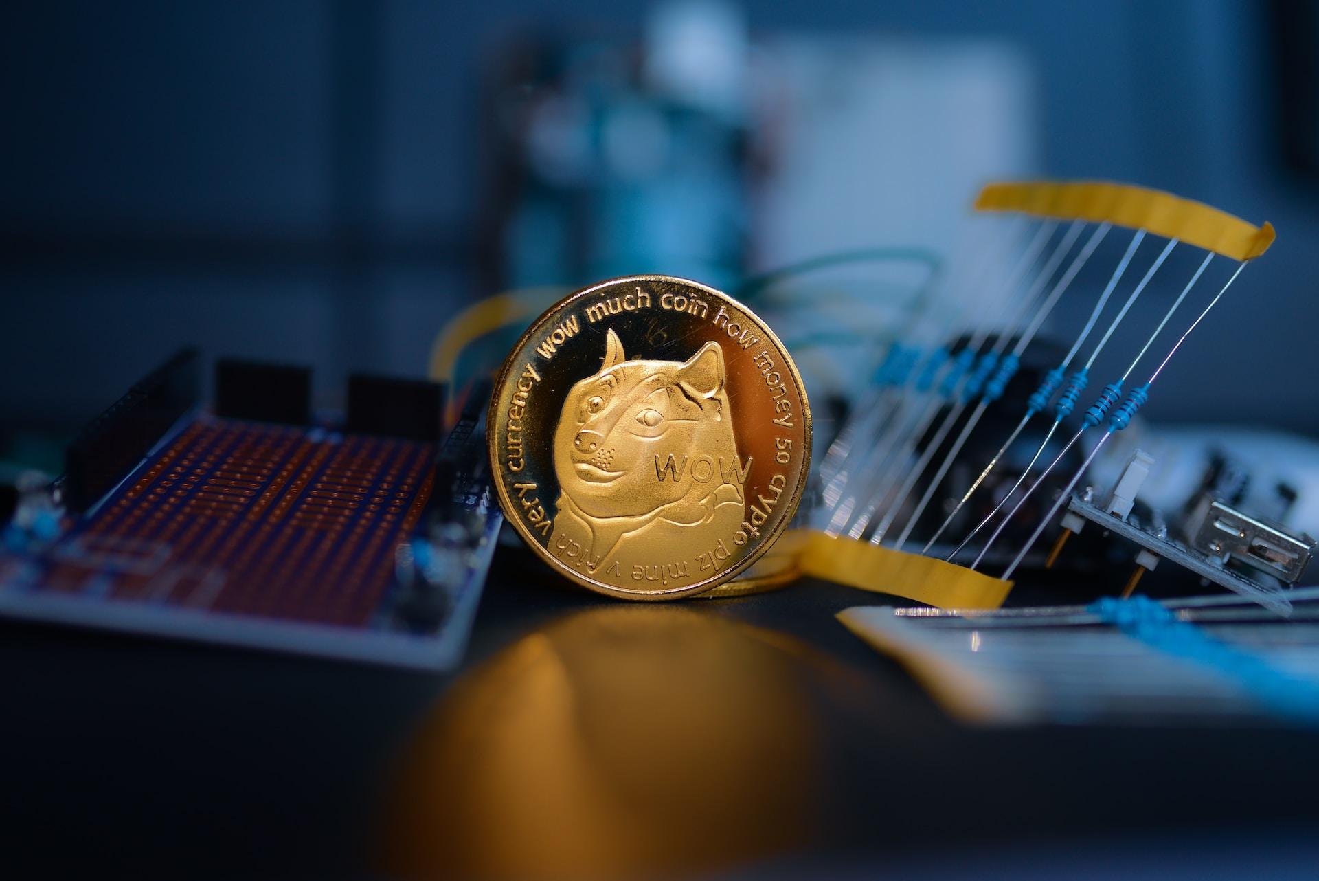 DOGE(ドージ)コインの買い方を解説!将来性や今後の価格予想も